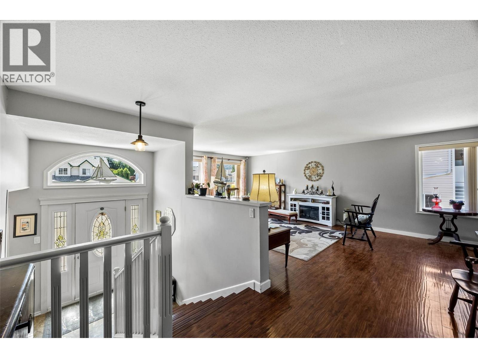 2895 Scott Place, Merritt, British Columbia  V1K 0B1 - Photo 5 - 10390824