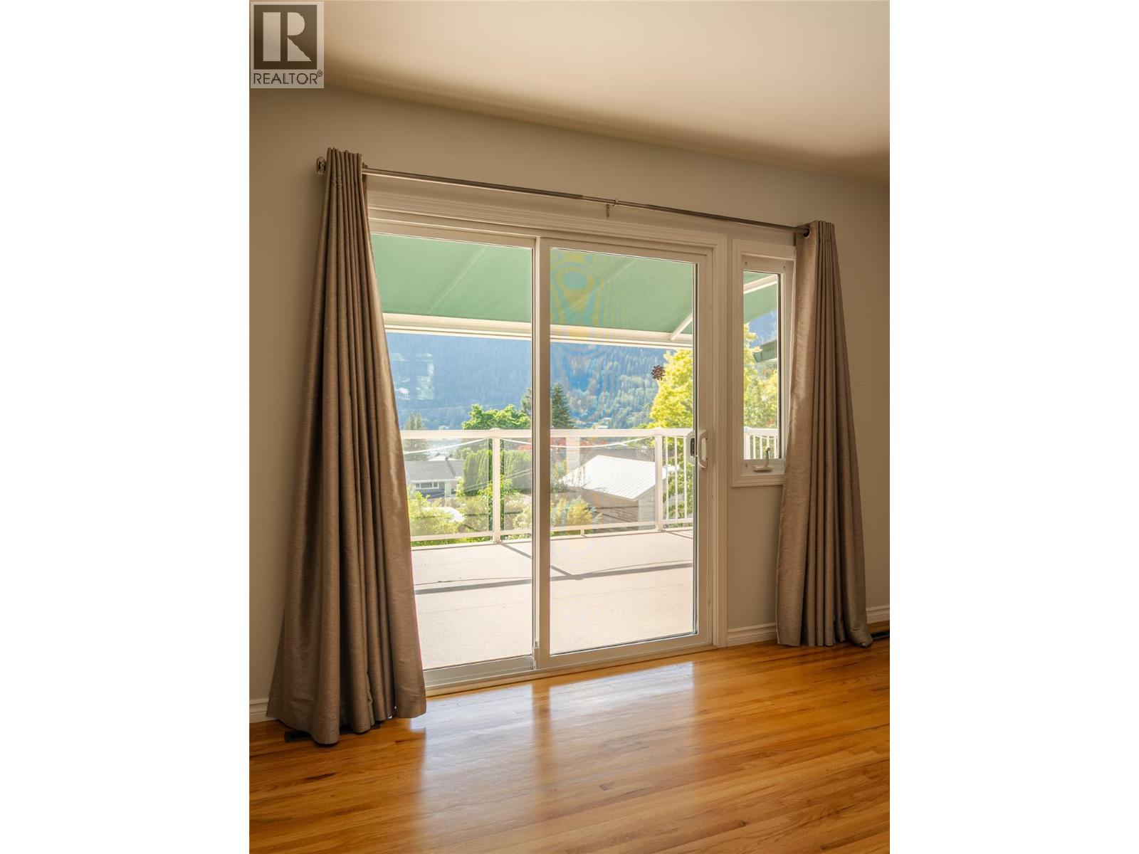 615 Eighth Street, Nelson, British Columbia  V1L 3A6 - Photo 15 - 10390503