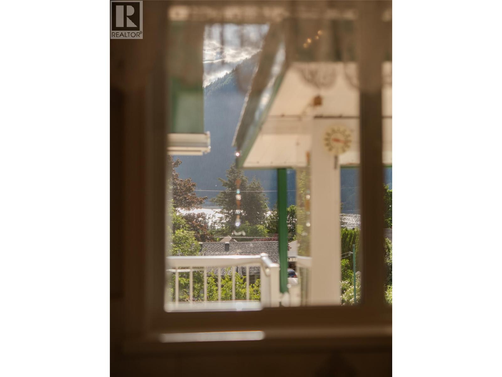 615 Eighth Street, Nelson, British Columbia  V1L 3A6 - Photo 45 - 10390503