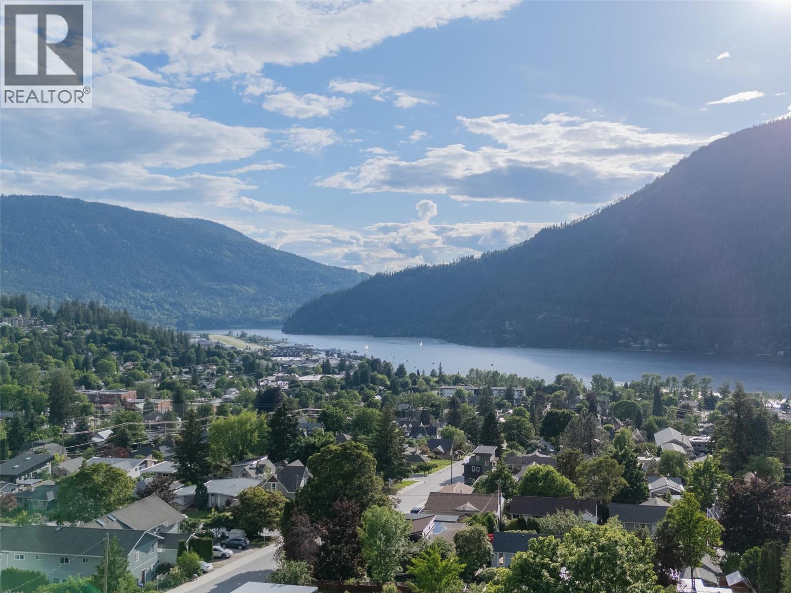 615 Eighth Street, Nelson, British Columbia  V1L 3A6 - Photo 6 - 10390503