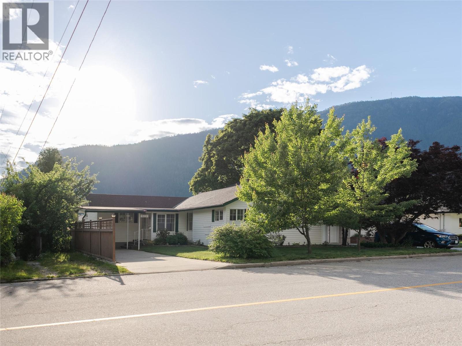 615 Eighth Street, Nelson, British Columbia  V1L 3A6 - Photo 65 - 10390503