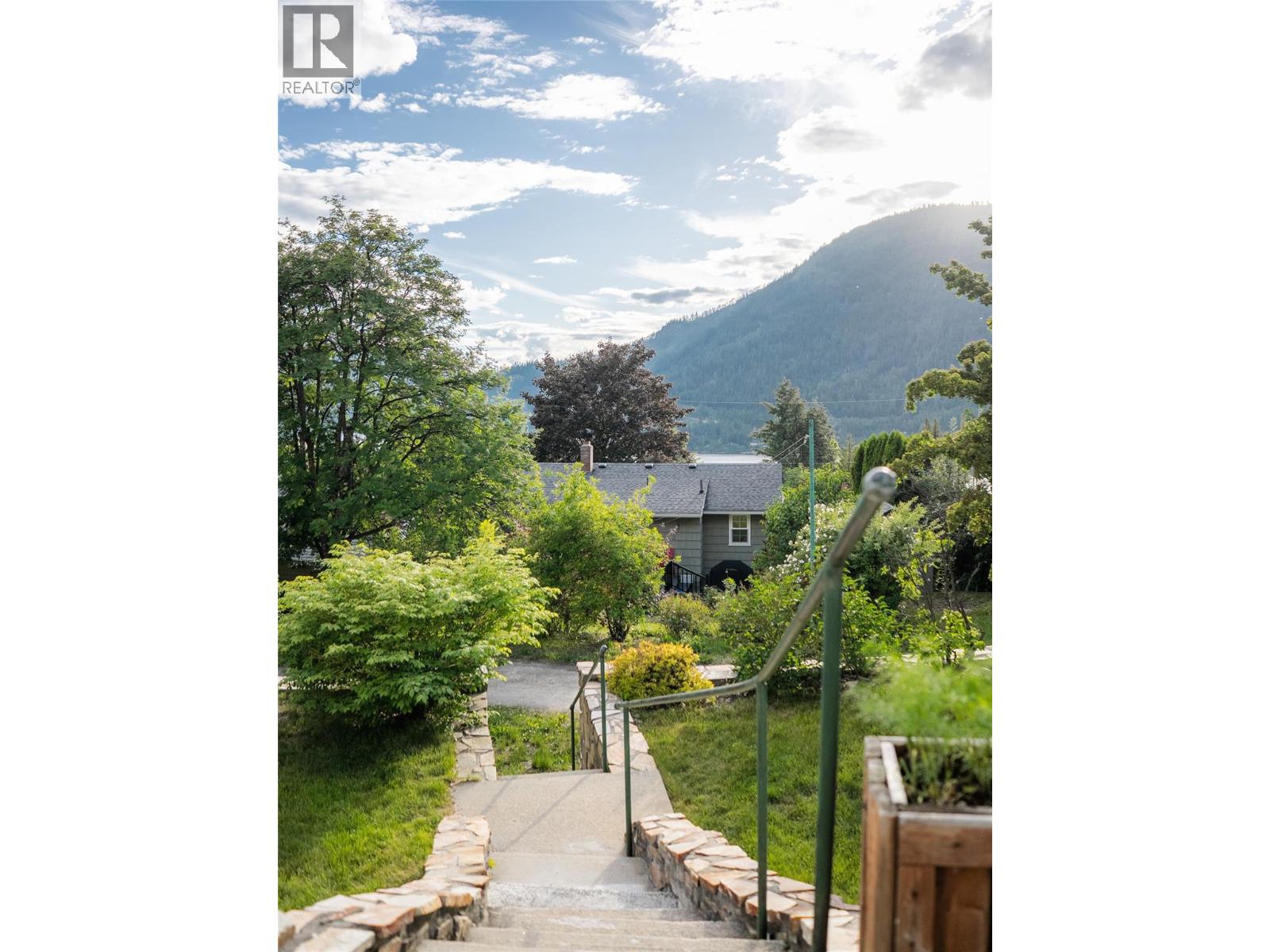 615 Eighth Street, Nelson, British Columbia  V1L 3A6 - Photo 68 - 10390503