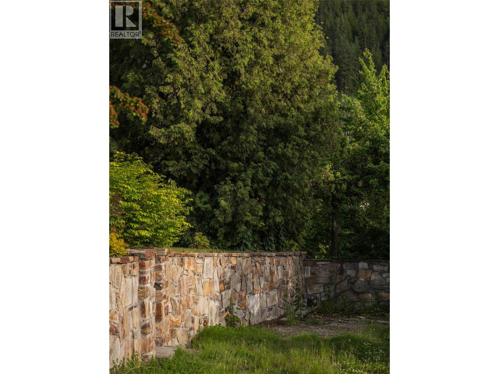 615 Eighth Street, Nelson, British Columbia  V1L 3A6 - Photo 69 - 10390503