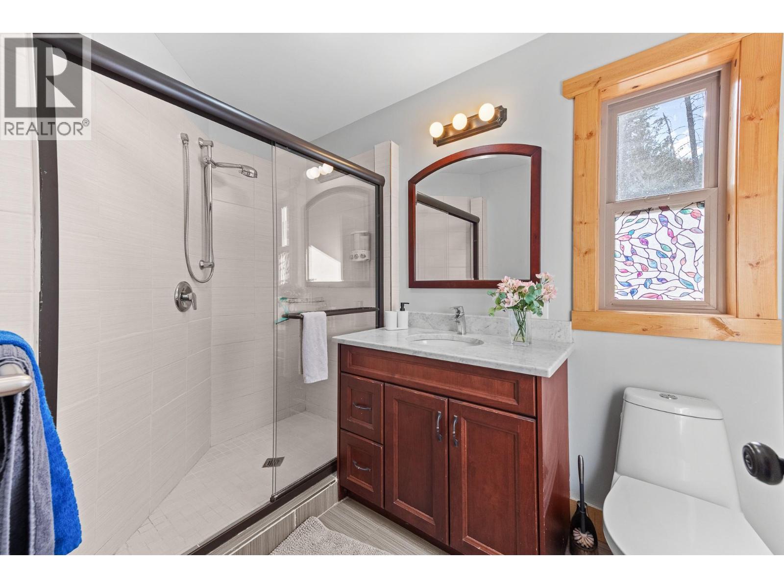 9881 Osprey Landing Drive, Wardner, British Columbia  V0B 2J0 - Photo 12 - 10390127
