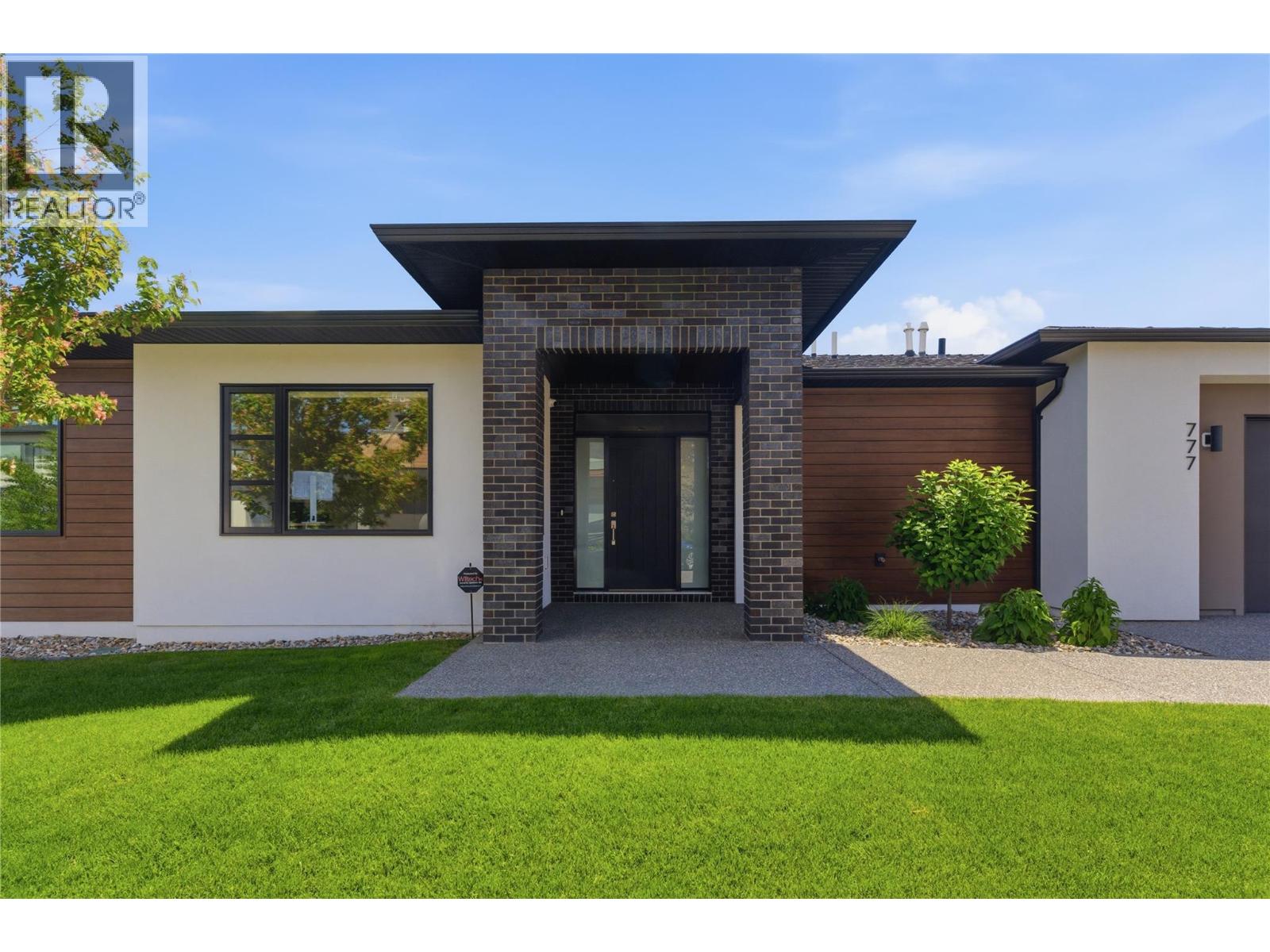 777 Acadia Street, Kelowna, British Columbia  V1V 0A8 - Photo 2 - 10390577