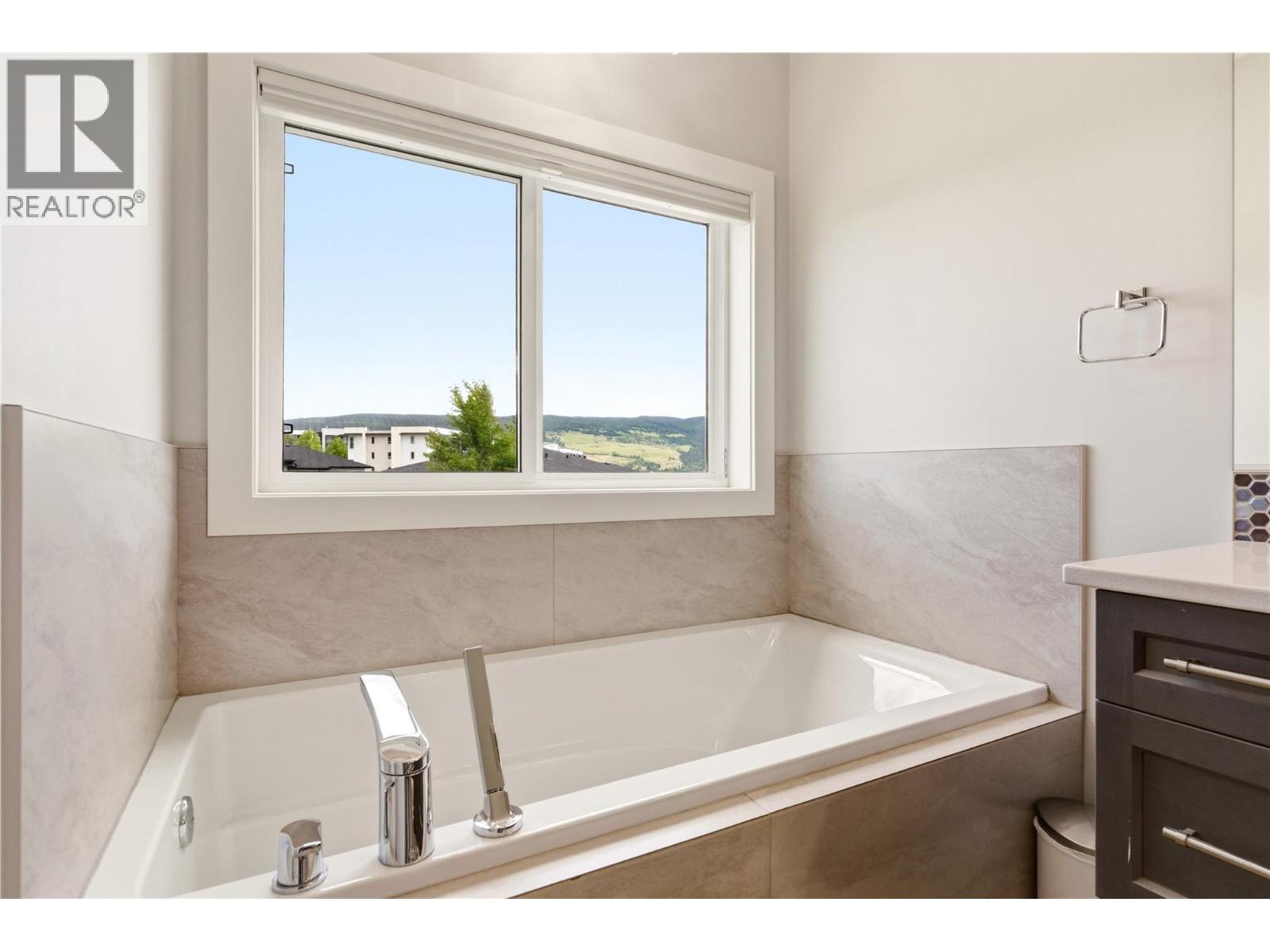 777 Acadia Street, Kelowna, British Columbia  V1V 0A8 - Photo 27 - 10390577