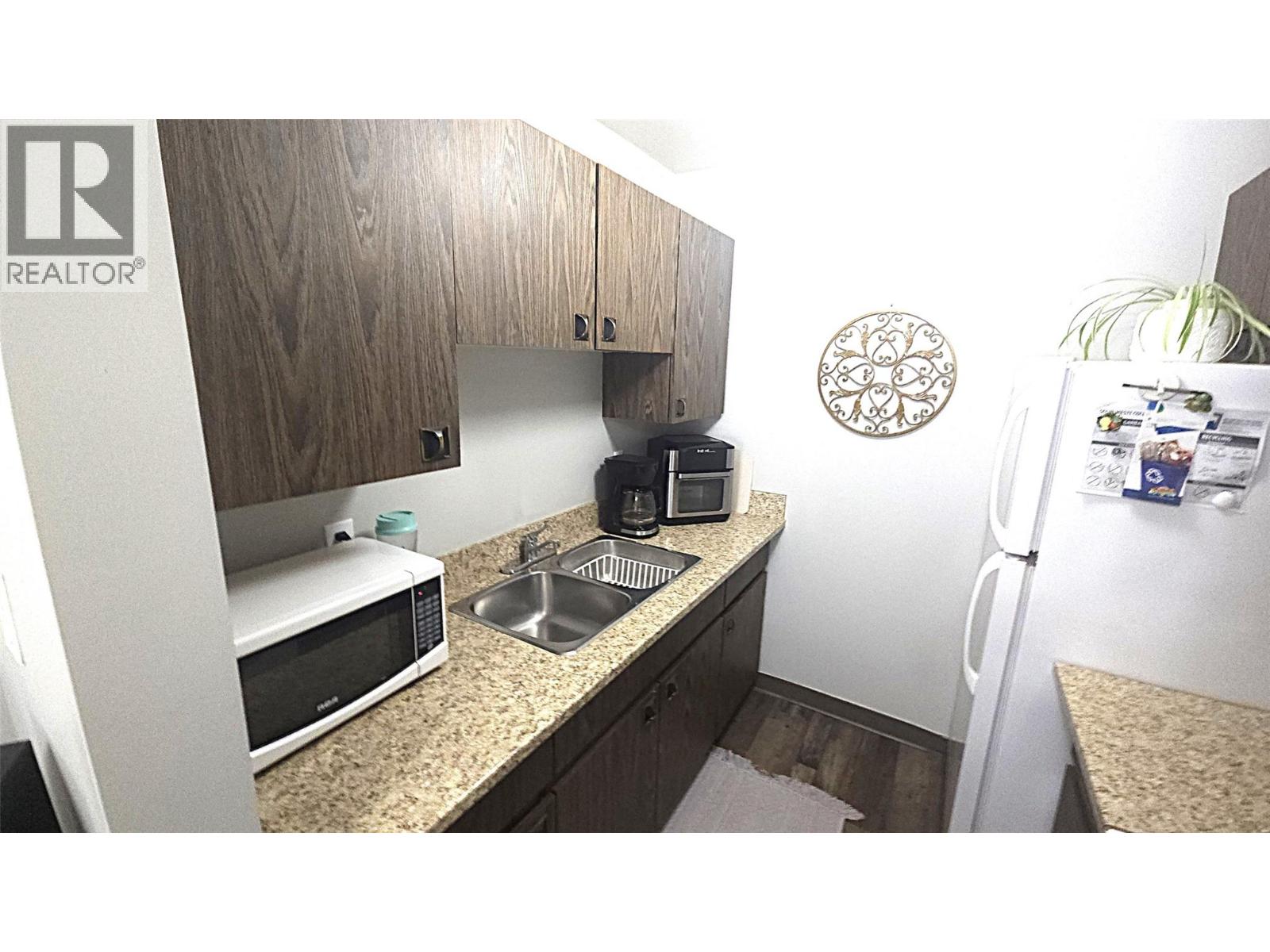 1560 Summit Drive Unit# 335, Kamloops, British Columbia  V2E 1R5 - Photo 4 - 10390744