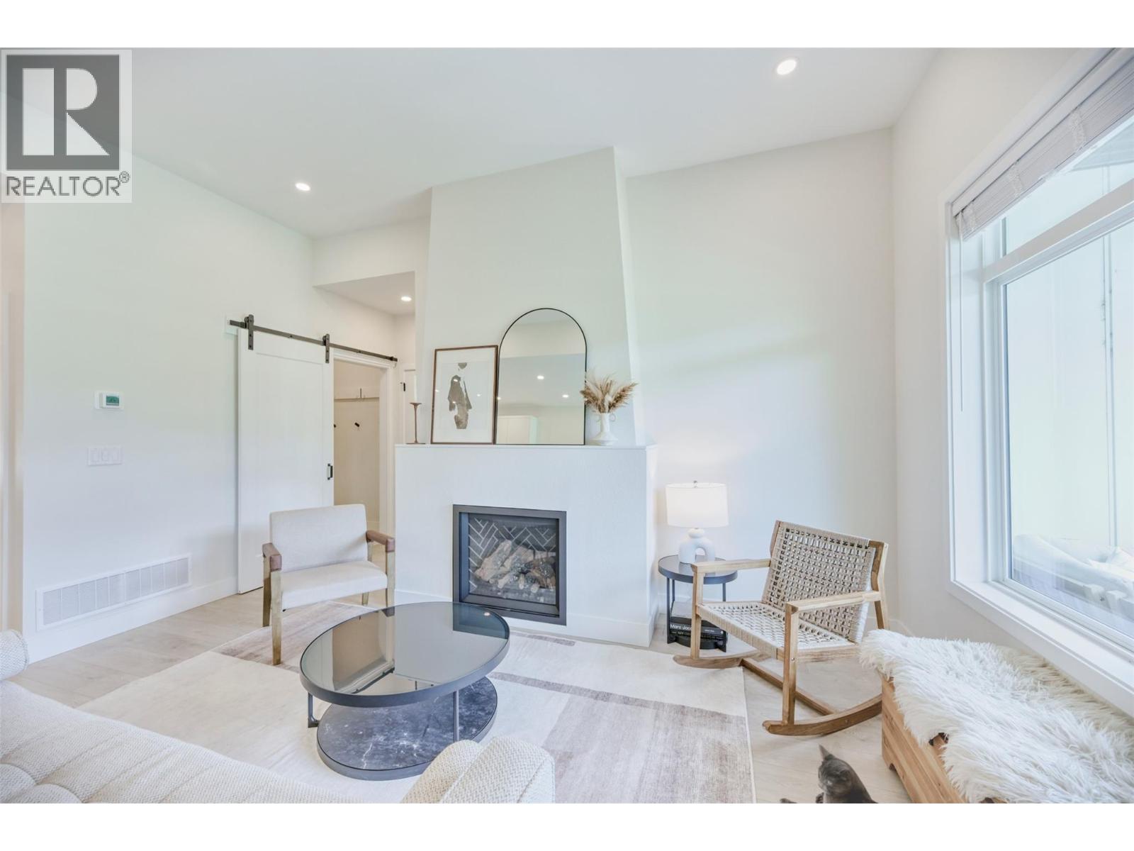 8000 Vedette Drive Unit# 10, Osoyoos, British Columbia  V0H 1V2 - Photo 3 - 10390555