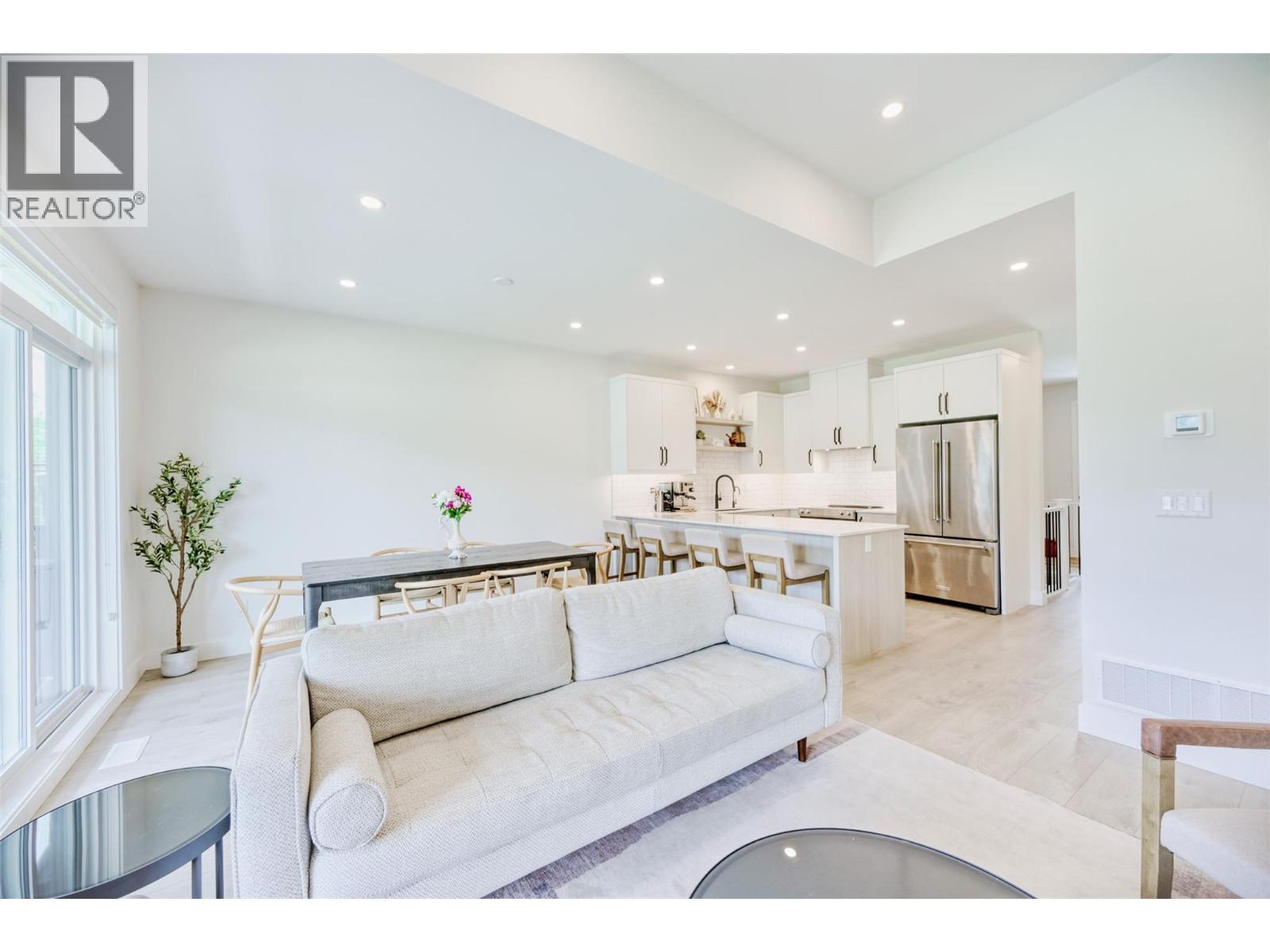 8000 Vedette Drive Unit# 10, Osoyoos, British Columbia  V0H 1V2 - Photo 4 - 10390555