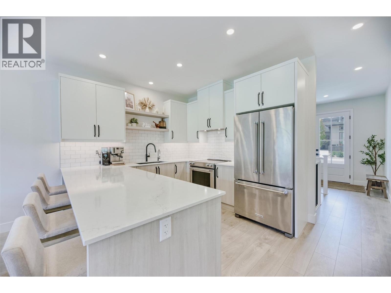 8000 Vedette Drive Unit# 10, Osoyoos, British Columbia  V0H 1V2 - Photo 5 - 10390555
