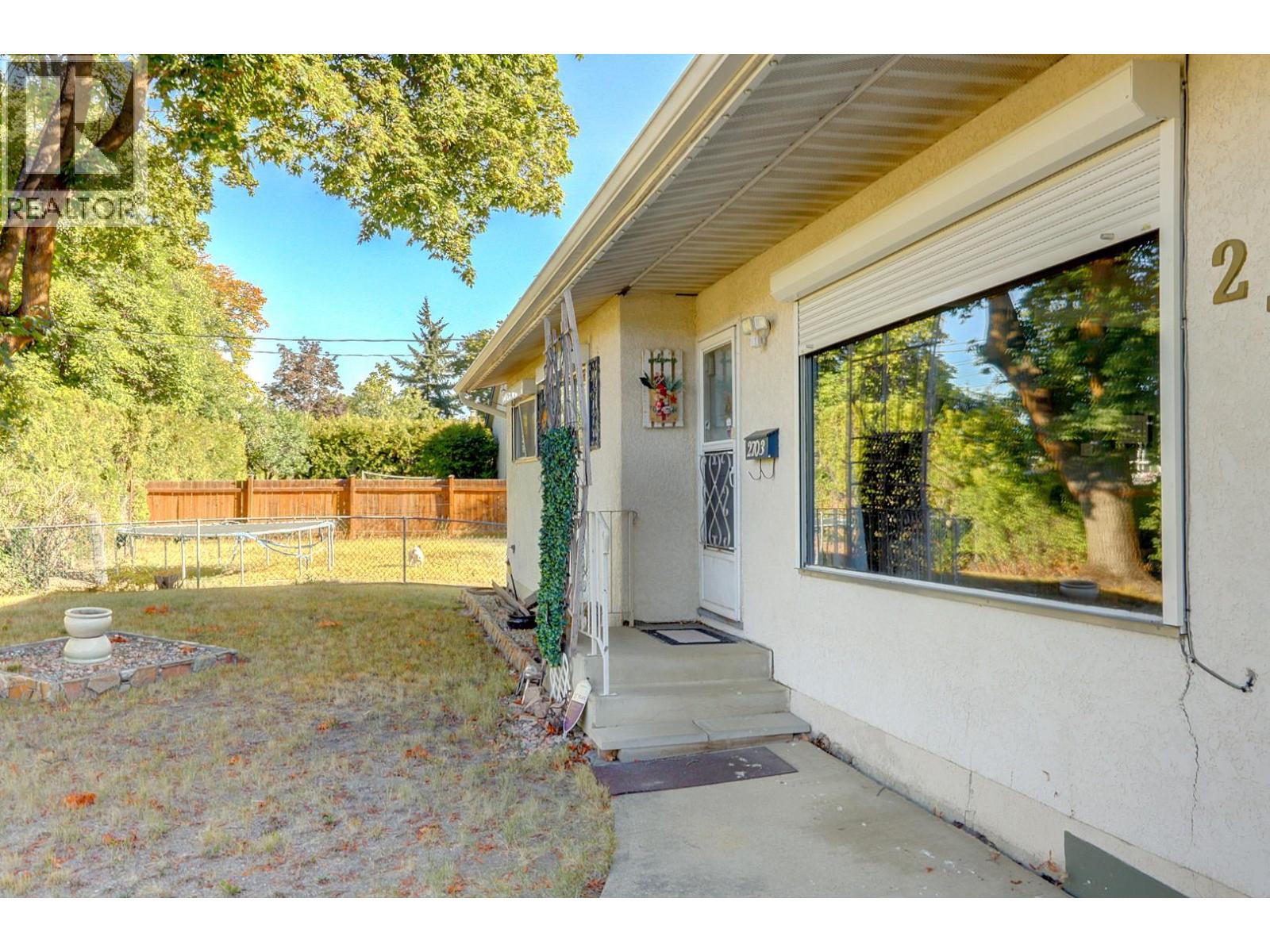 2703 18 Street, Vernon, British Columbia  V1T 4A3 - Photo 4 - 10390758