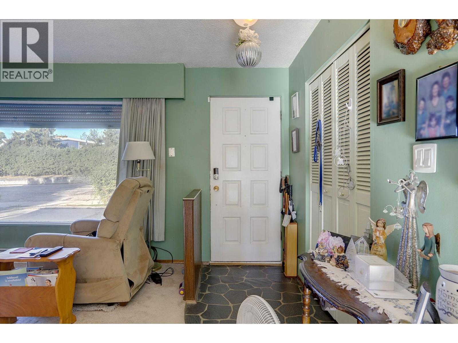 2703 18 Street, Vernon, British Columbia  V1T 4A3 - Photo 5 - 10390758