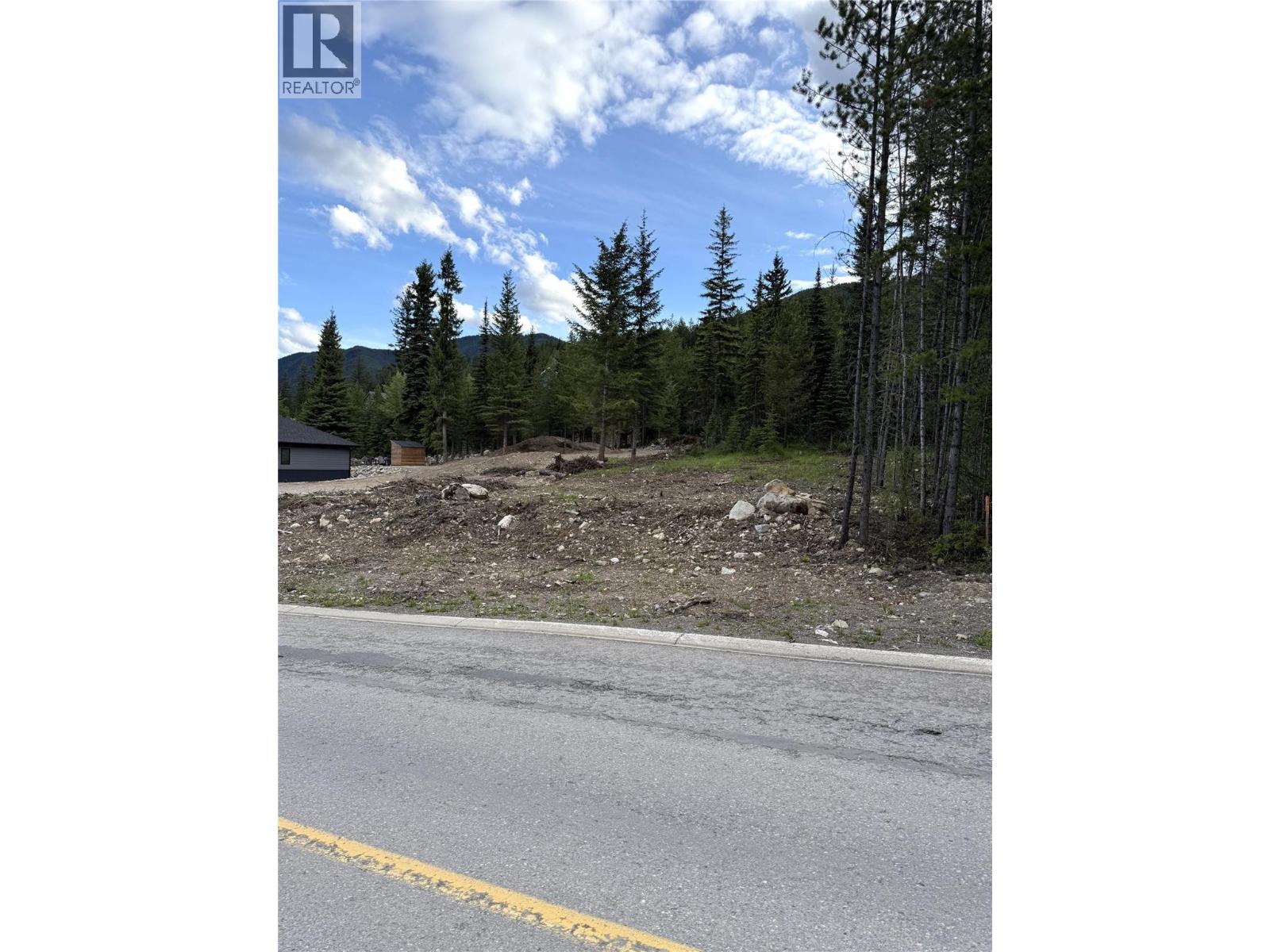 81 Deerborne Drive, Elkford, British Columbia  V0B 1H0 - Photo 6 - 10390678