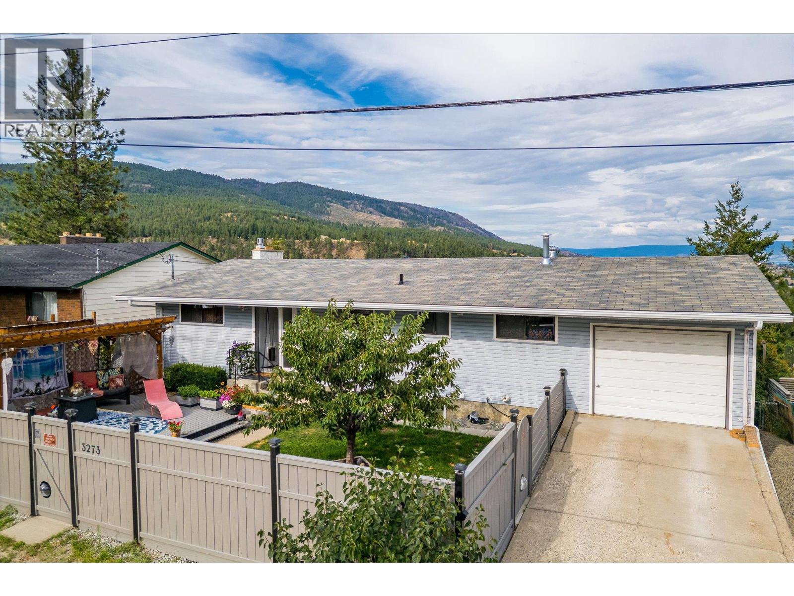 3273 McLeod Road, west kelowna, British Columbia