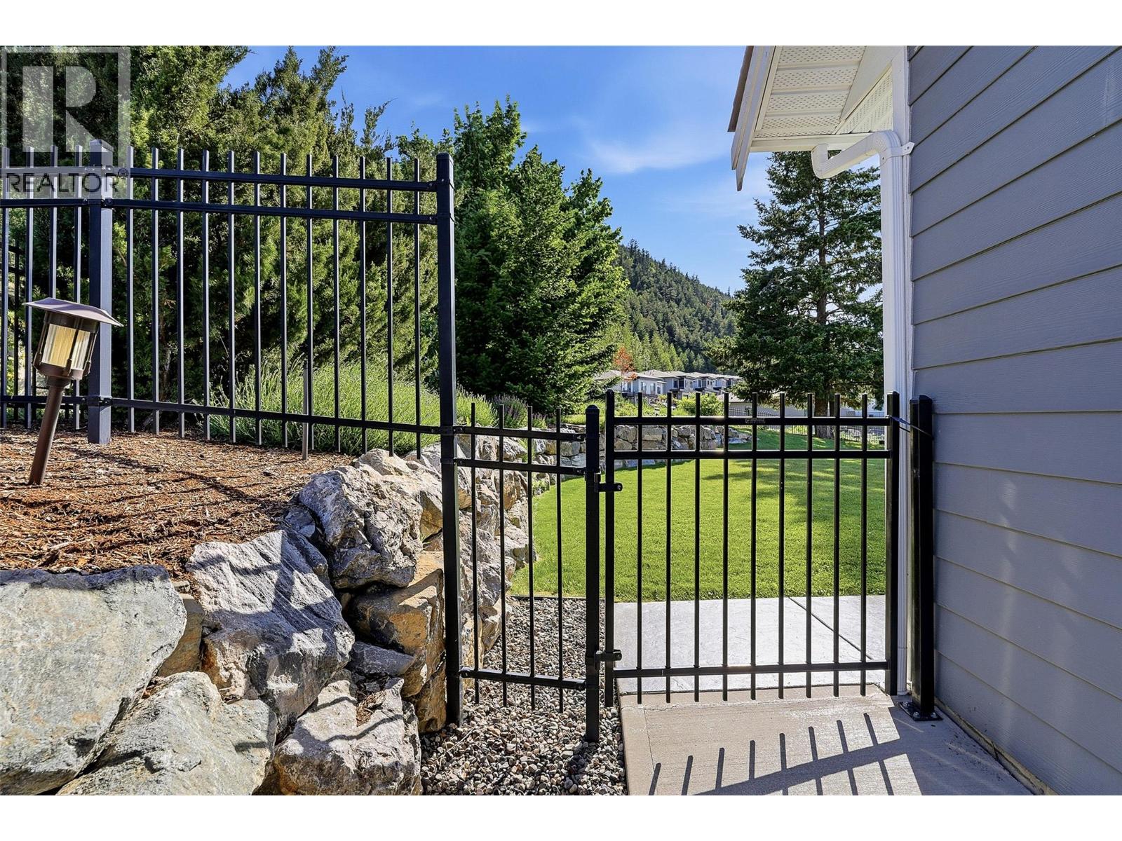 1619 Cheakamus Drive, Kamloops, British Columbia  V2E 2T6 - Photo 52 - 10390445