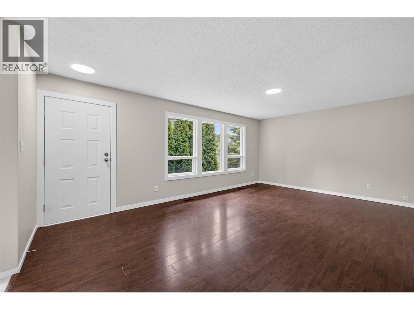 2731 Okanagan Avenue Ne, Salmon Arm, British Columbia  V1E 2T1 - Photo 10 - 10388950