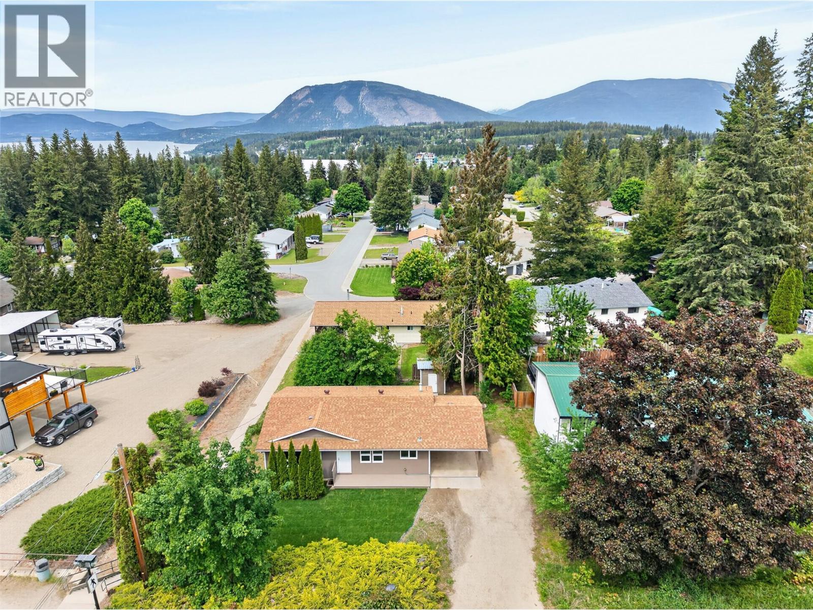 2731 Okanagan Avenue Ne, Salmon Arm, British Columbia  V1E 2T1 - Photo 2 - 10388950