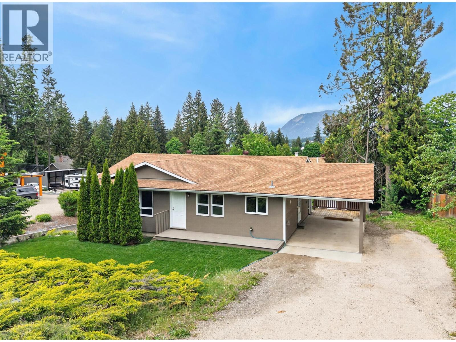 2731 Okanagan Avenue Ne, Salmon Arm, British Columbia  V1E 2T1 - Photo 6 - 10388950