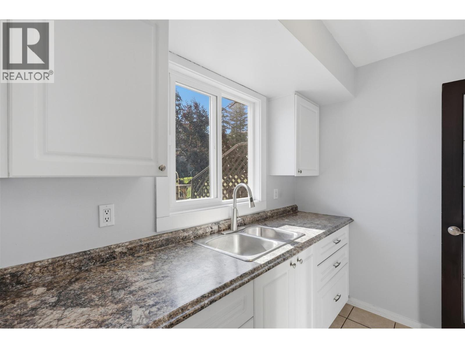 1605 Summit Drive Unit# 70, Kamloops, British Columbia  V2E 2A5 - Photo 11 - 10390810