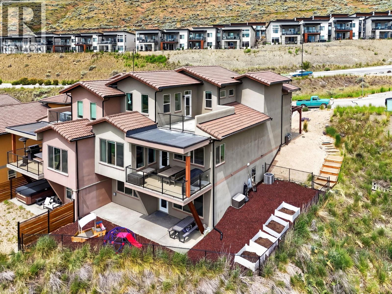 595 Vineyard Way N Unit# 1, Vernon, British Columbia  V1H 2M2 - Photo 3 - 10390666