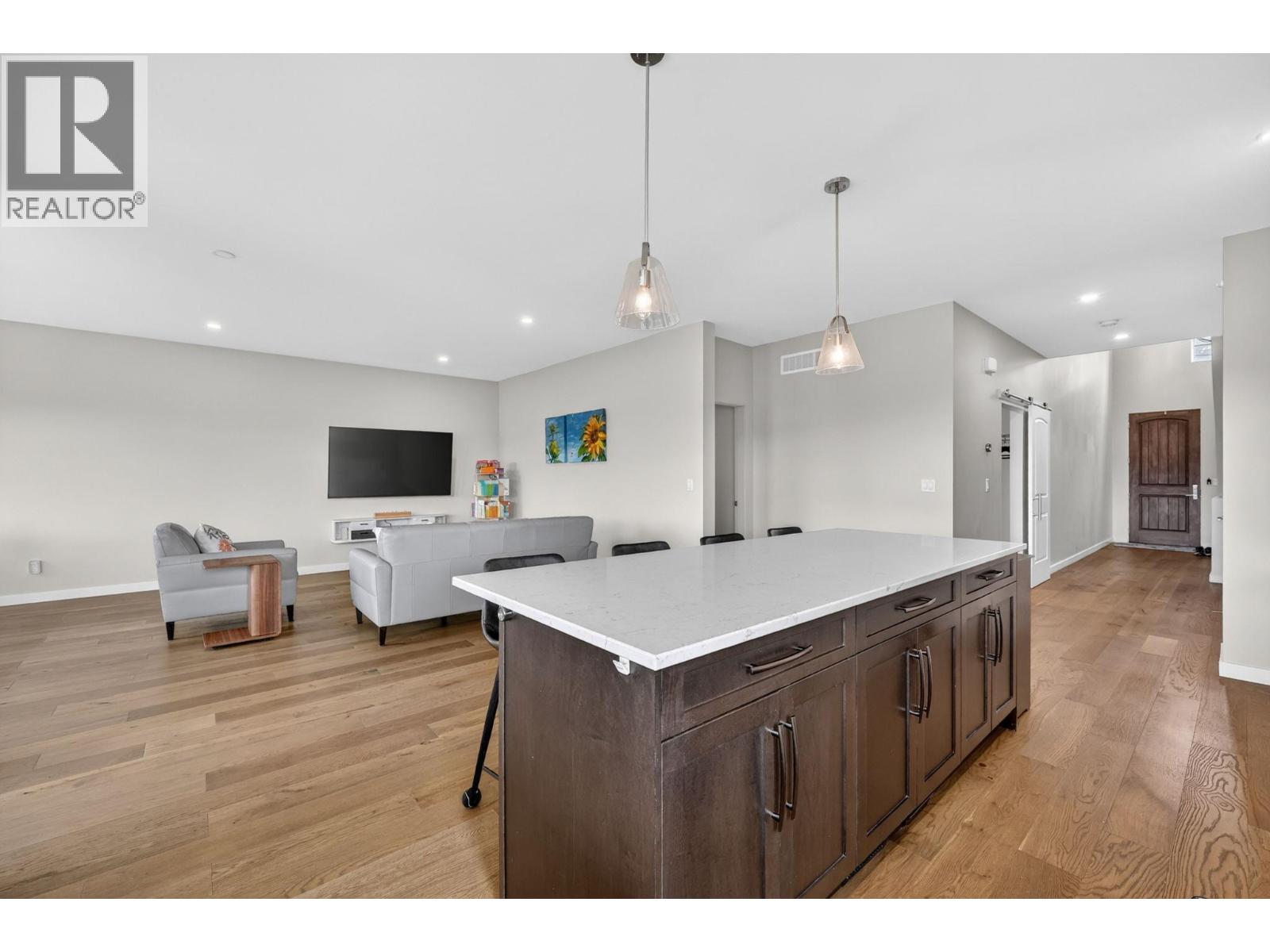 595 Vineyard Way N Unit# 1, Vernon, British Columbia  V1H 2M2 - Photo 8 - 10390666