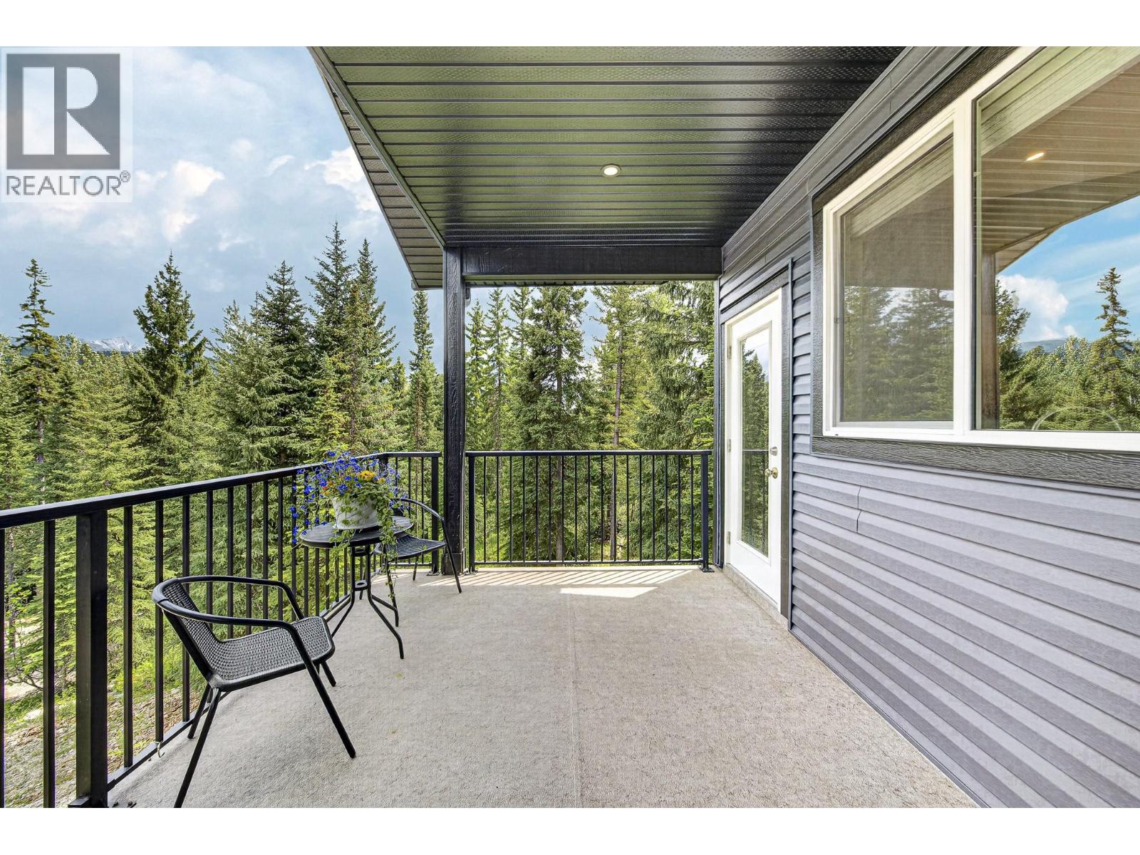 36 Driftwood Place, Elkford, British Columbia  V0B 1H0 - Photo 28 - 10389419