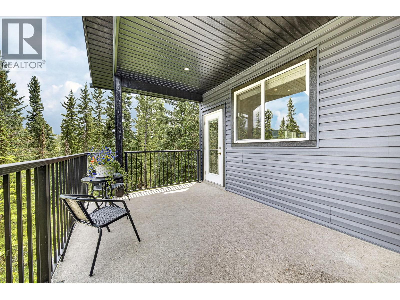 36 Driftwood Place, Elkford, British Columbia  V0B 1H0 - Photo 29 - 10389419
