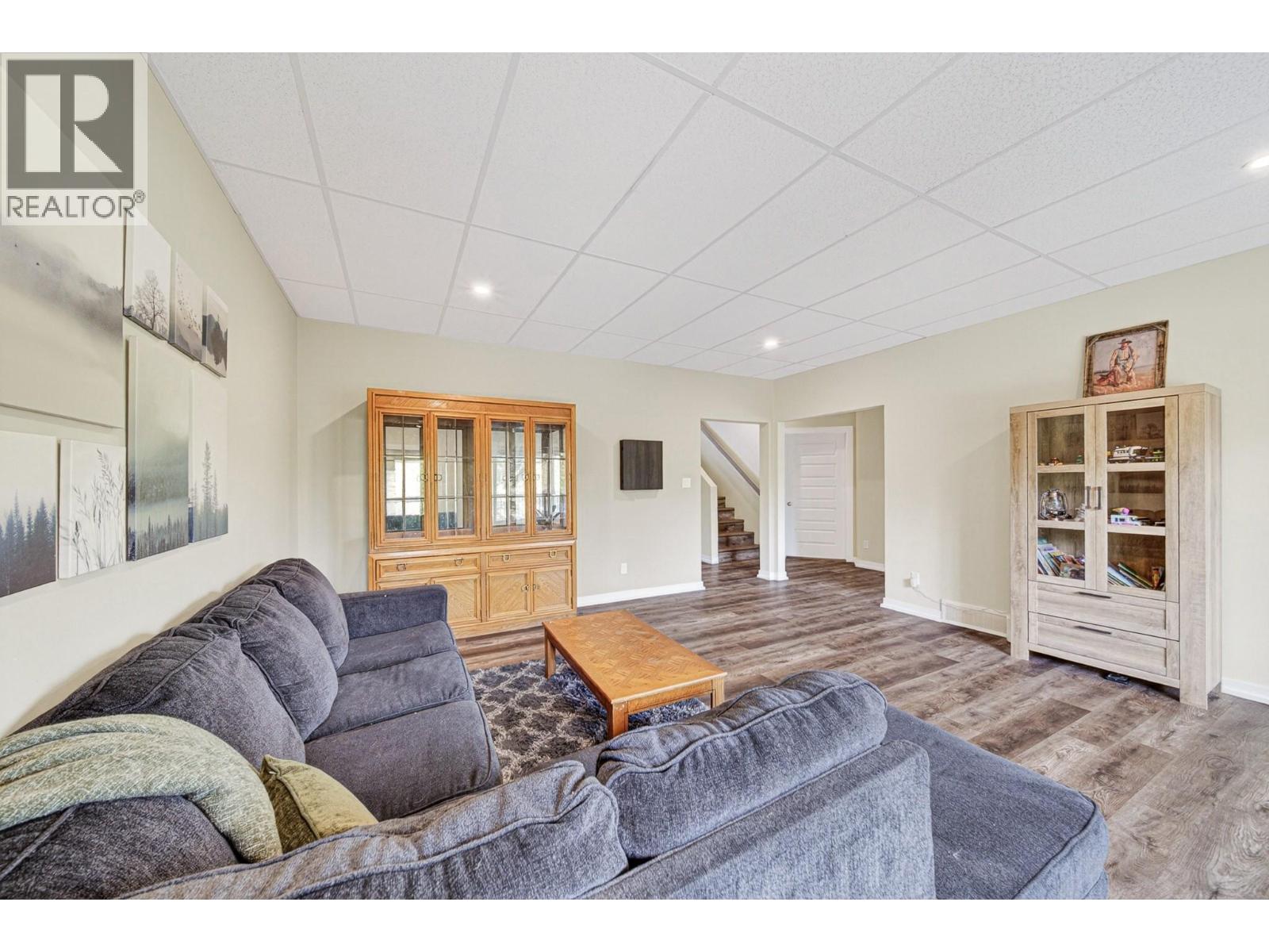 36 Driftwood Place, Elkford, British Columbia  V0B 1H0 - Photo 44 - 10389419