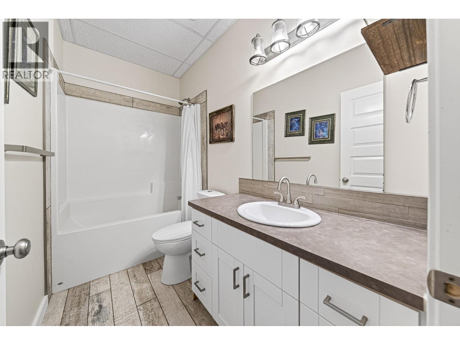 36 Driftwood Place, Elkford, British Columbia  V0B 1H0 - Photo 51 - 10389419