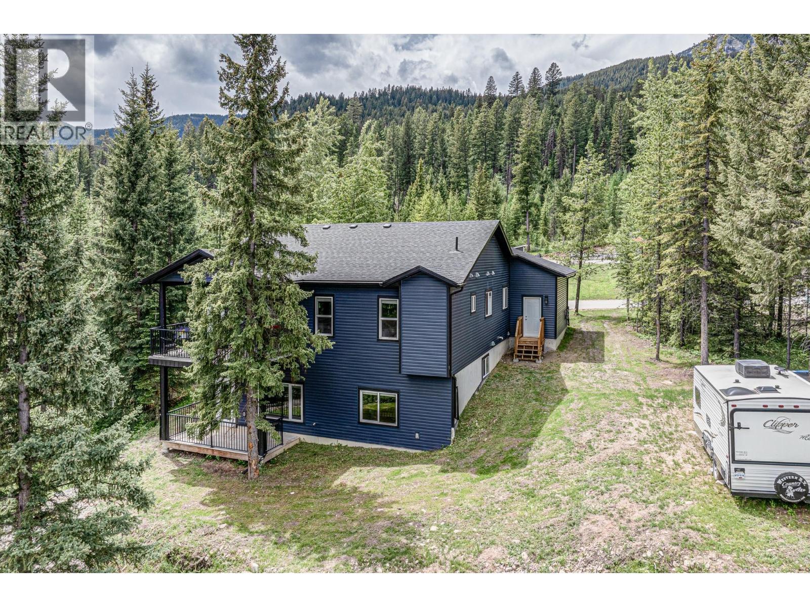 36 Driftwood Place, Elkford, British Columbia  V0B 1H0 - Photo 73 - 10389419