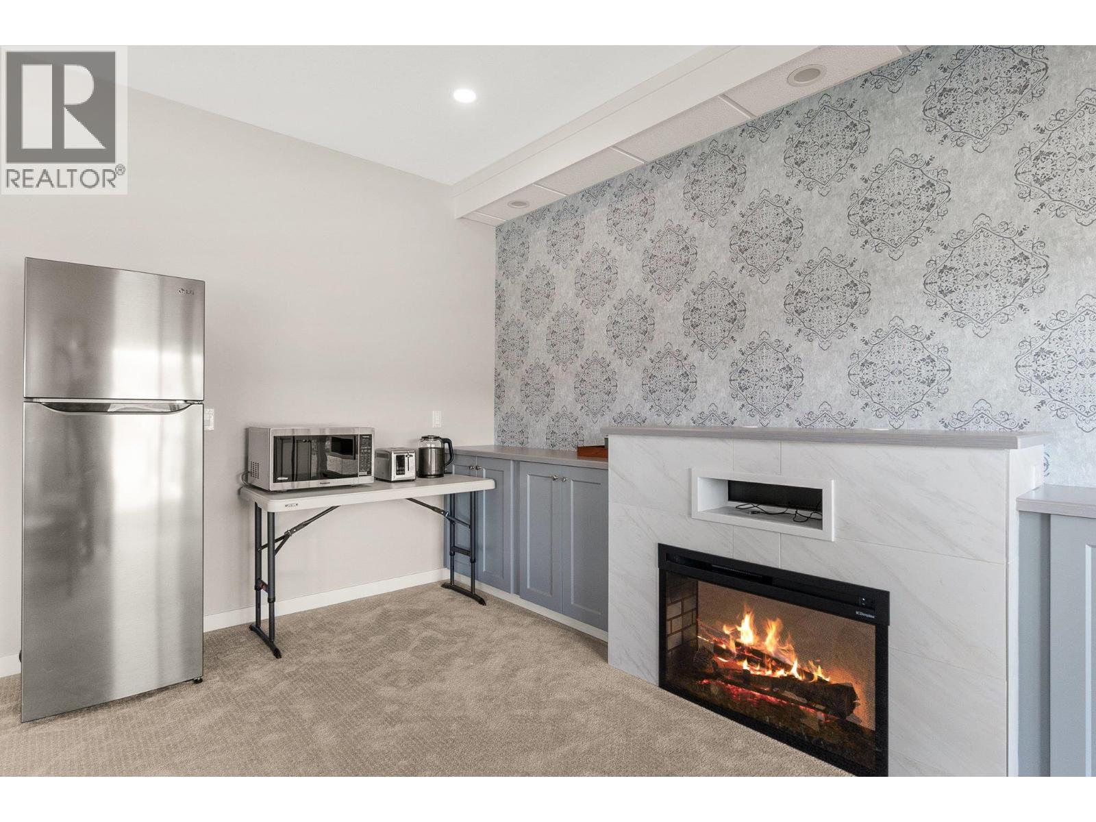 671 Yorkville Street, Kelowna, British Columbia  V1V 0A9 - Photo 6 - 10390860