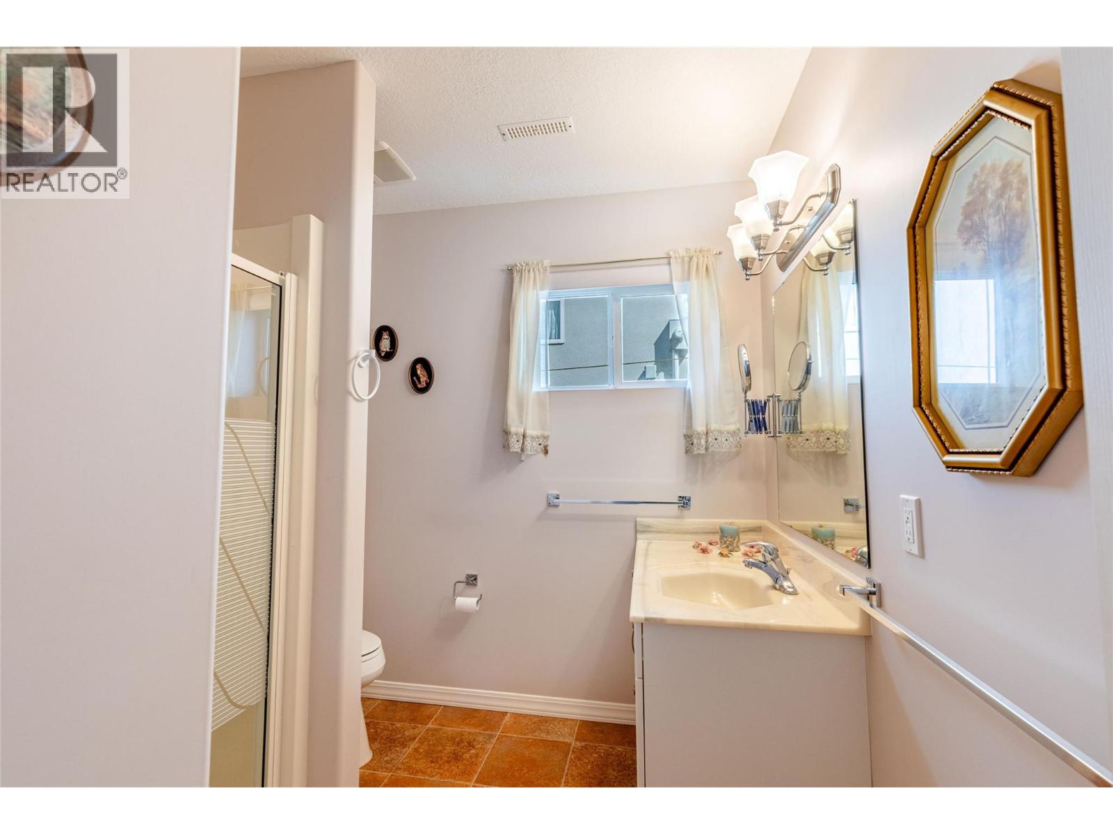 1038 11th Avenue N, Creston, British Columbia  V0B 1G6 - Photo 27 - 10390477