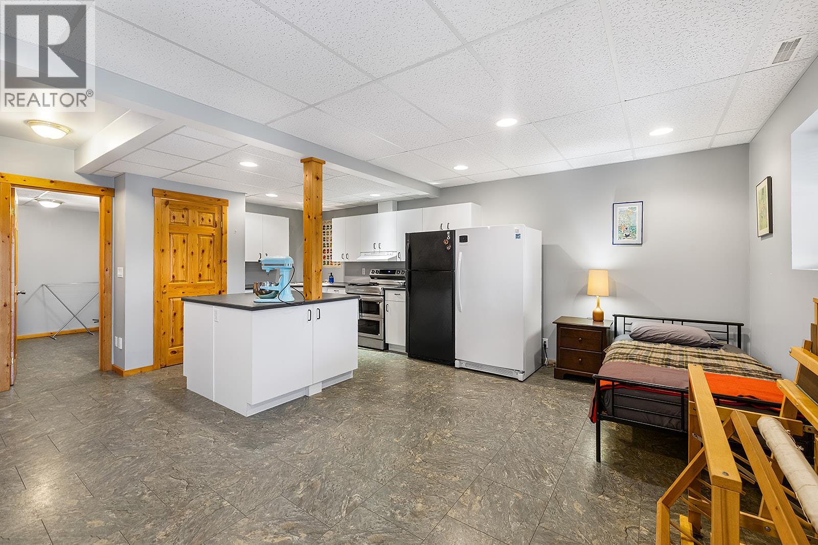 109 2nd Avenue S, Creston, British Columbia  V0B 1G3 - Photo 30 - 10390349