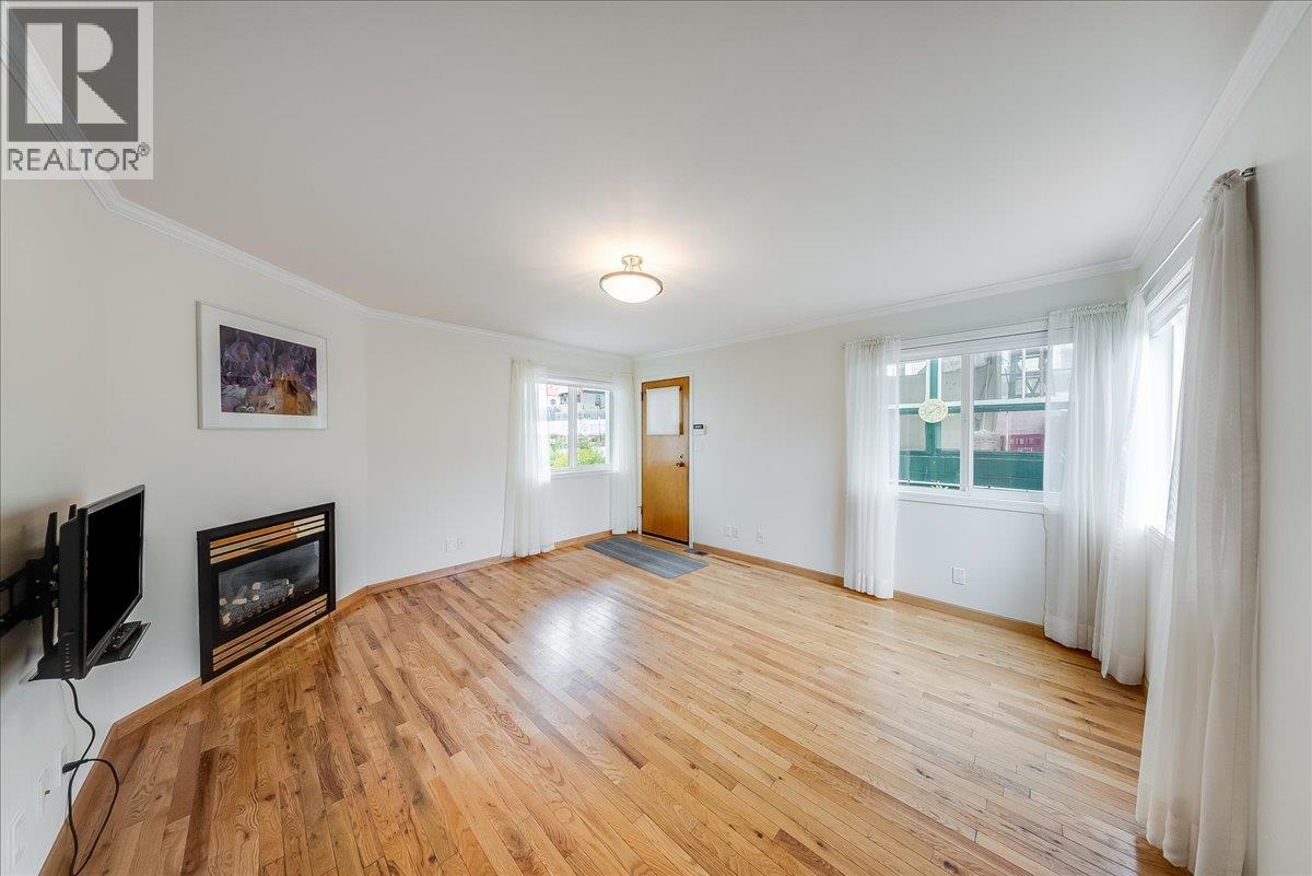 945 Thackeray Street, Warfield, British Columbia  V1R 2C3 - Photo 10 - 10390270