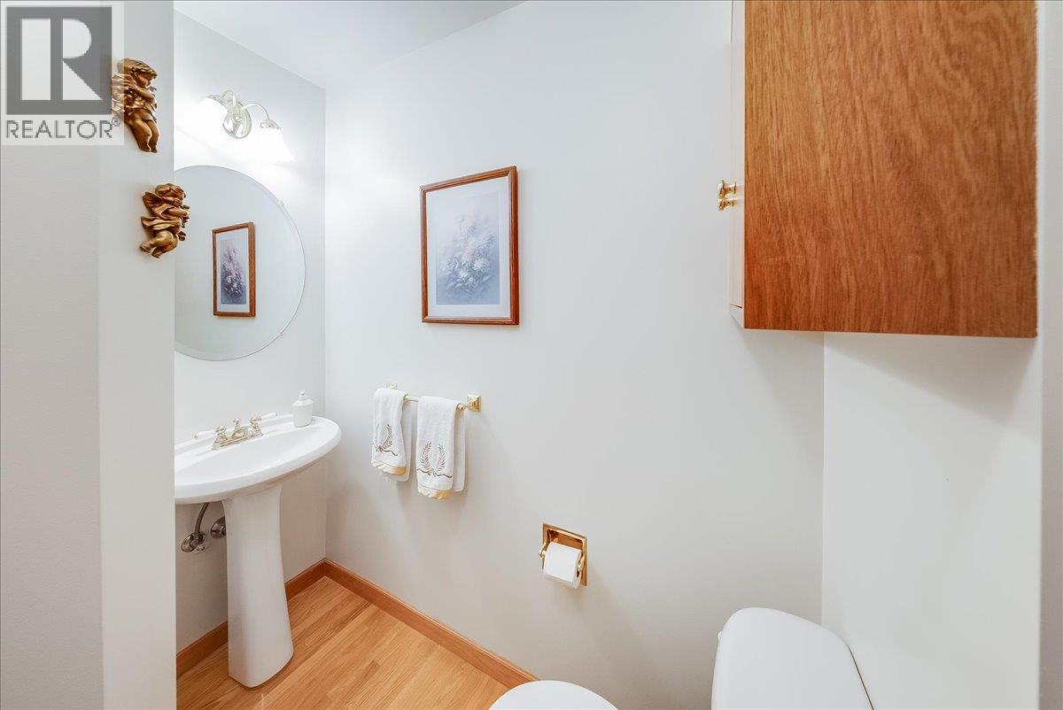 945 Thackeray Street, Warfield, British Columbia  V1R 2C3 - Photo 16 - 10390270