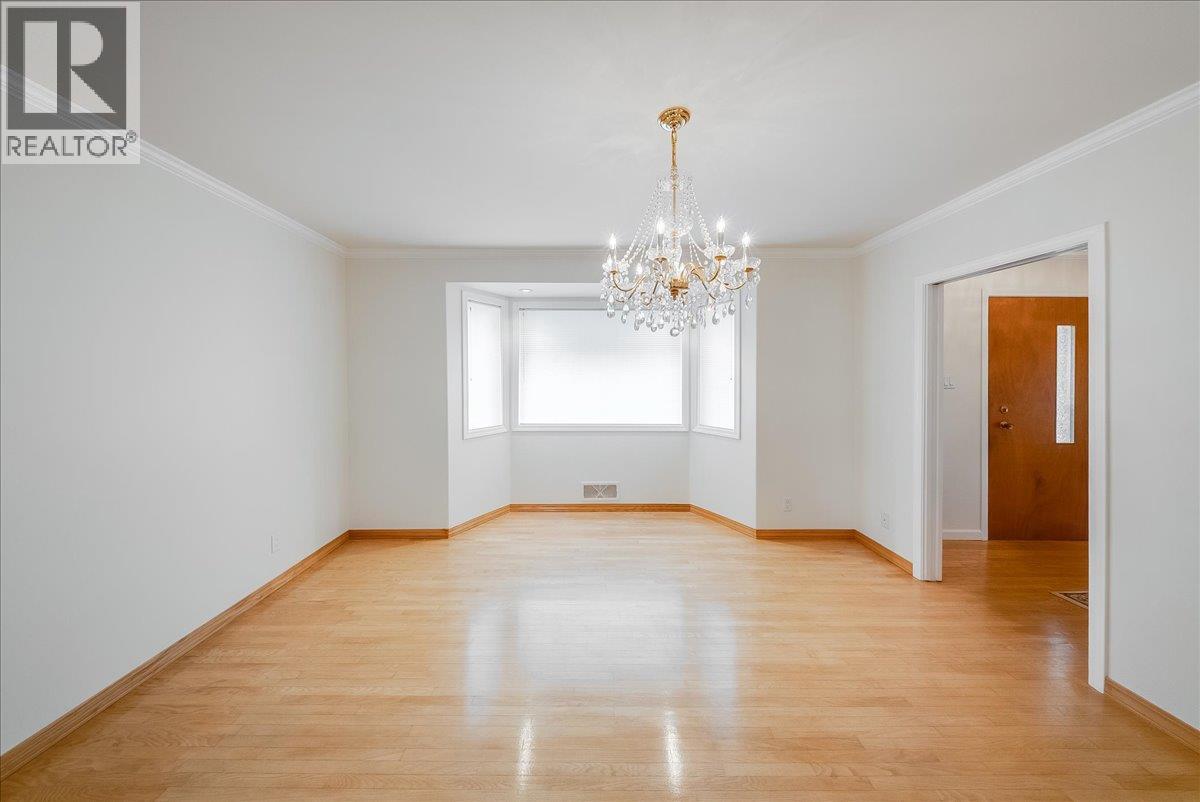 945 Thackeray Street, Warfield, British Columbia  V1R 2C3 - Photo 3 - 10390270