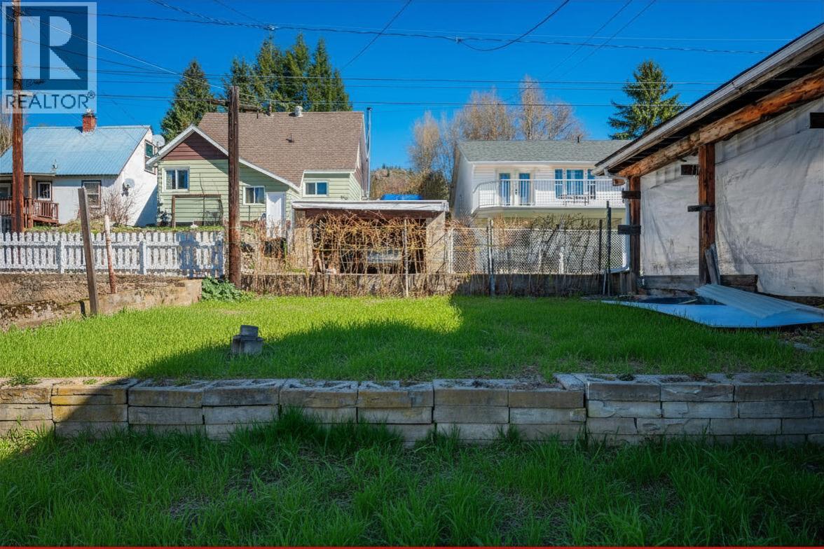 945 Thackeray Street, Warfield, British Columbia  V1R 2C3 - Photo 54 - 10390270