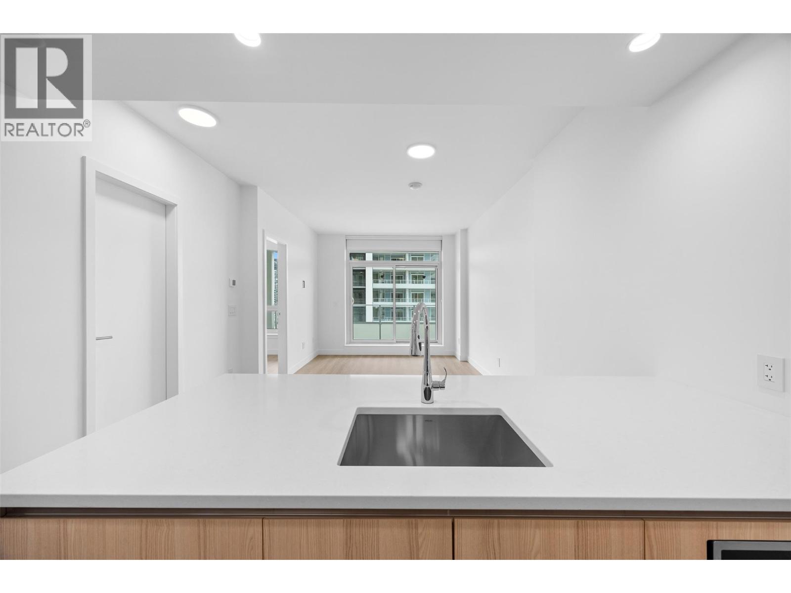 238 Leon Avenue Unit# 1503, Kelowna, British Columbia  V1Y 6H9 - Photo 8 - 10389752