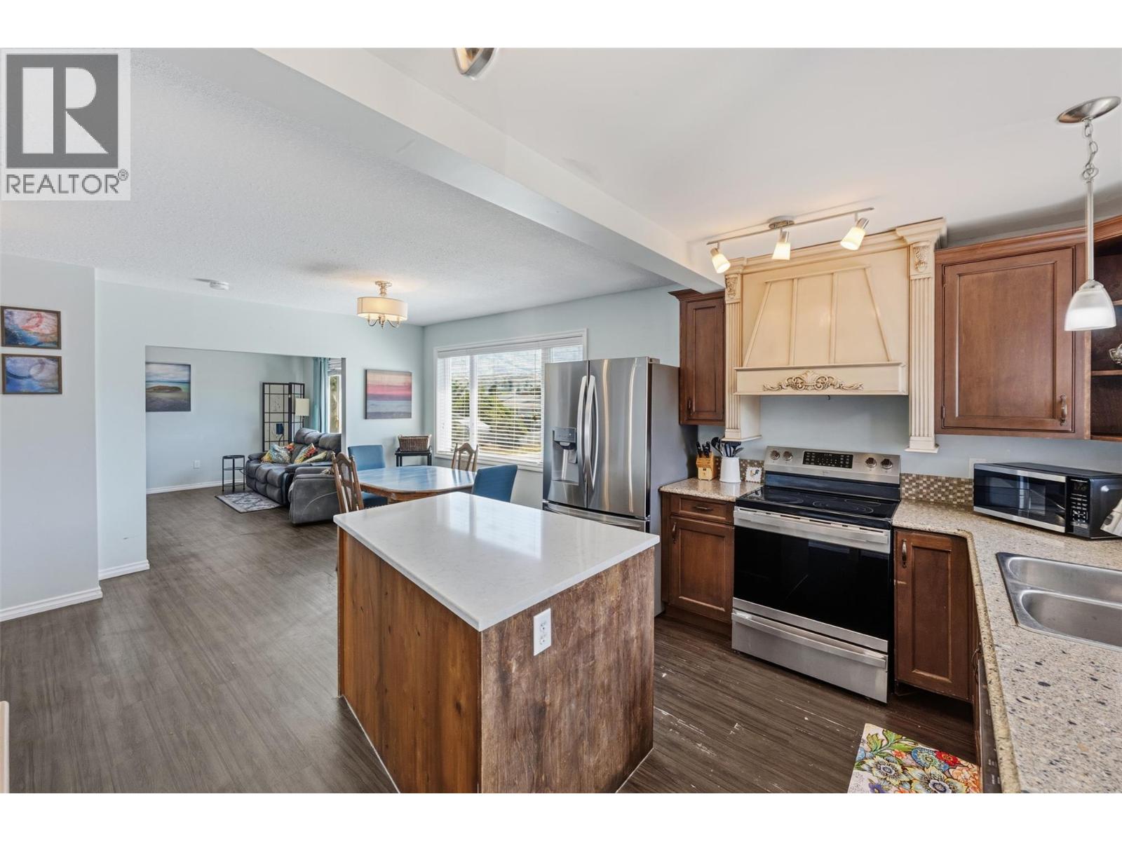 491 Eastside Avenue, Oliver, British Columbia  V0H 1T4 - Photo 15 - 10389540