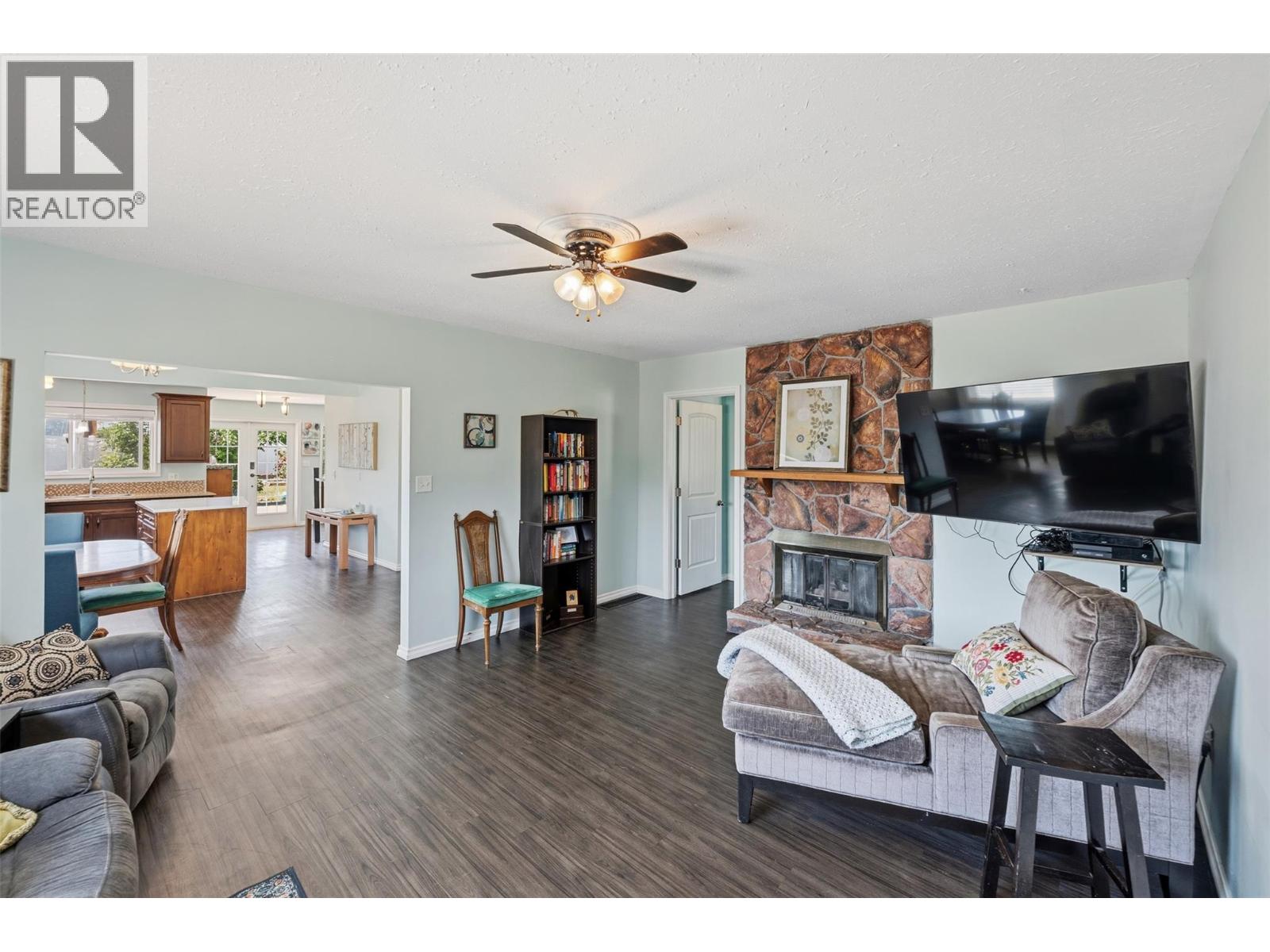 491 Eastside Avenue, Oliver, British Columbia  V0H 1T4 - Photo 5 - 10389540