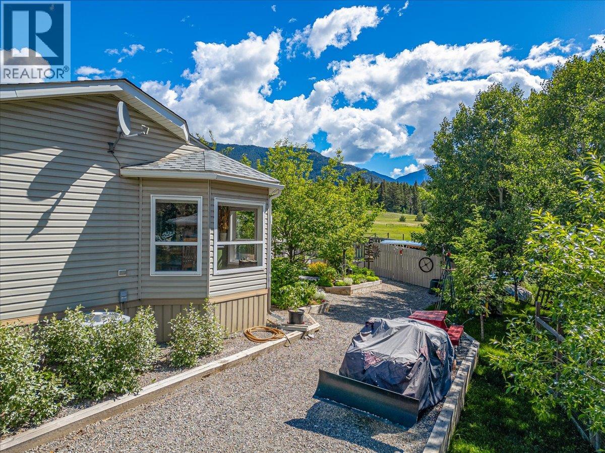 1474 93 95 Highway, Windermere, British Columbia  V0B 2L1 - Photo 17 - 10390884