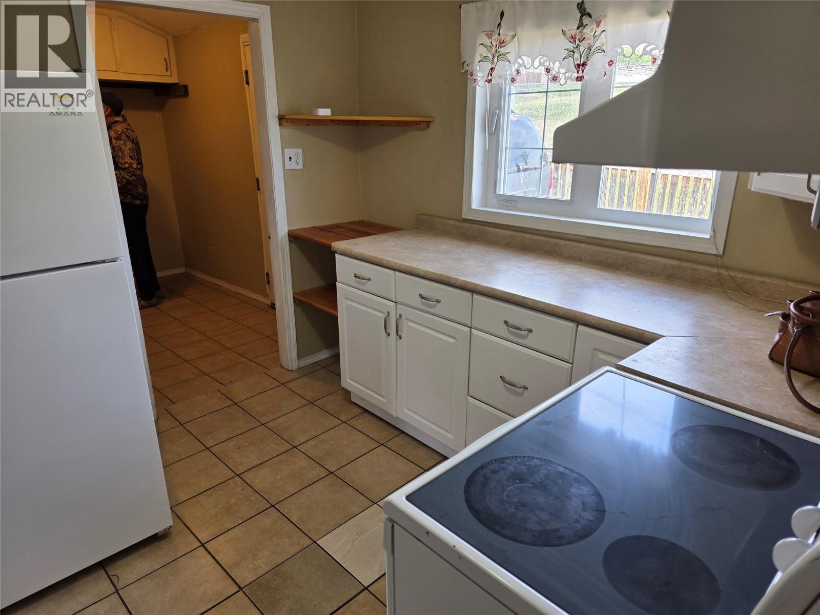 700 99 Avenue, Dawson Creek, British Columbia  V1G 1T4 - Photo 9 - 10390908