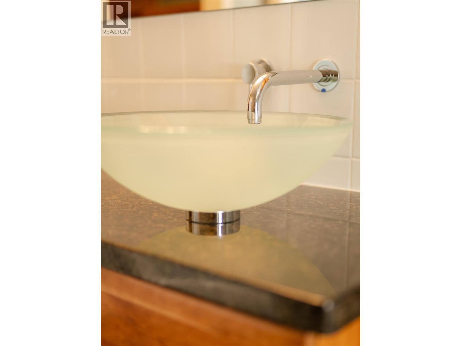 449 Hampton Gray Place, Nelson, British Columbia  V1L 7A8 - Photo 32 - 10390794