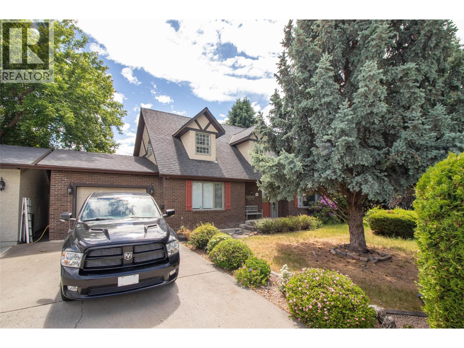 685 Stetson Court, Kelowna, British Columbia  V1X 6J7 - Photo 2 - 10390725