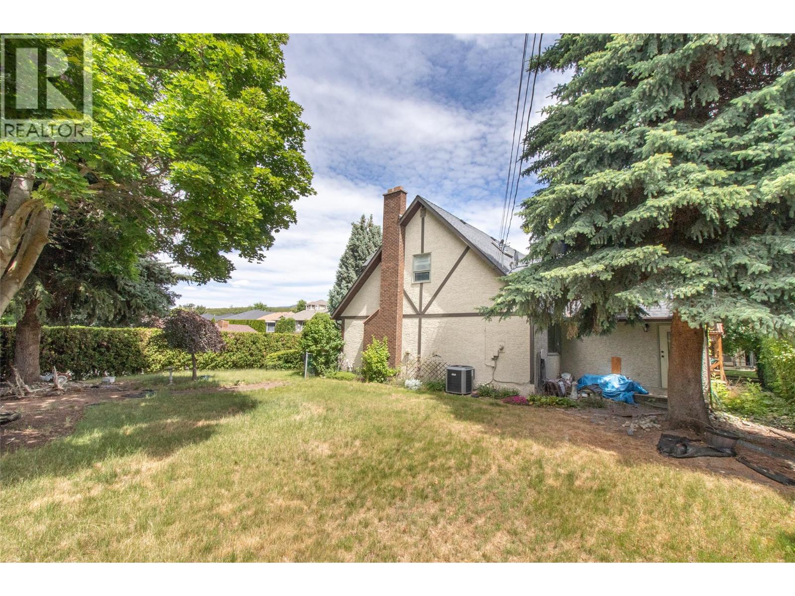 685 Stetson Court, Kelowna, British Columbia  V1X 6J7 - Photo 4 - 10390725
