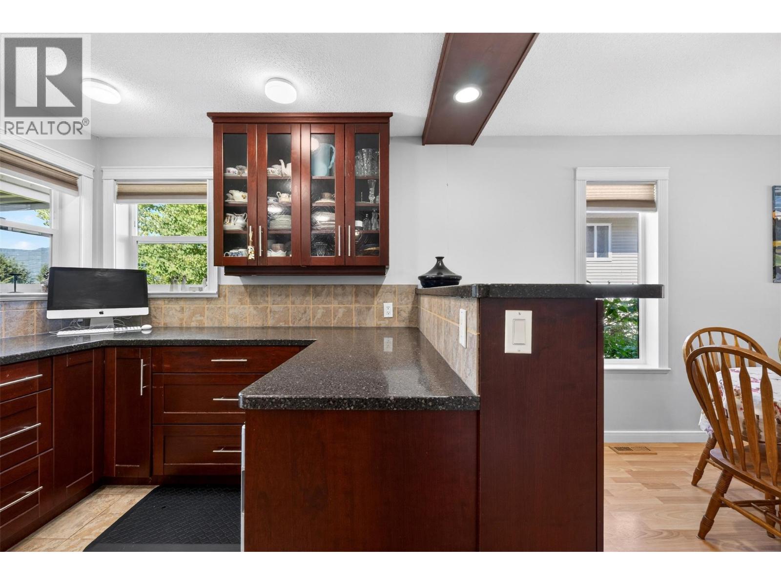 331 17 Street Se, Salmon Arm, British Columbia  V1E 1R7 - Photo 17 - 10390716