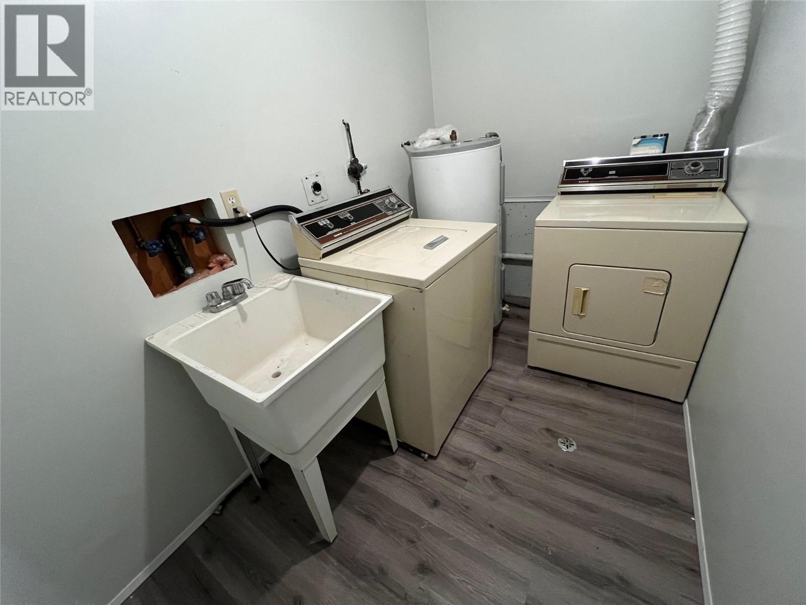 3621 Muzzy Road, Canyon, British Columbia  V0B 1C1 - Photo 16 - 10390483