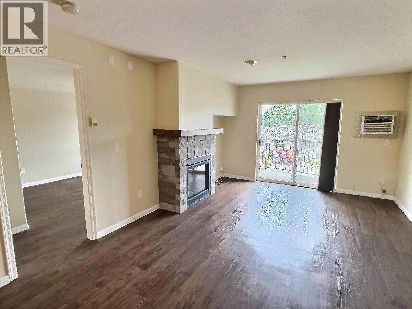 860 Nicolani Drive Unit# 214, Kamloops, British Columbia  V2B 5B3 - Photo 4 - 10390783