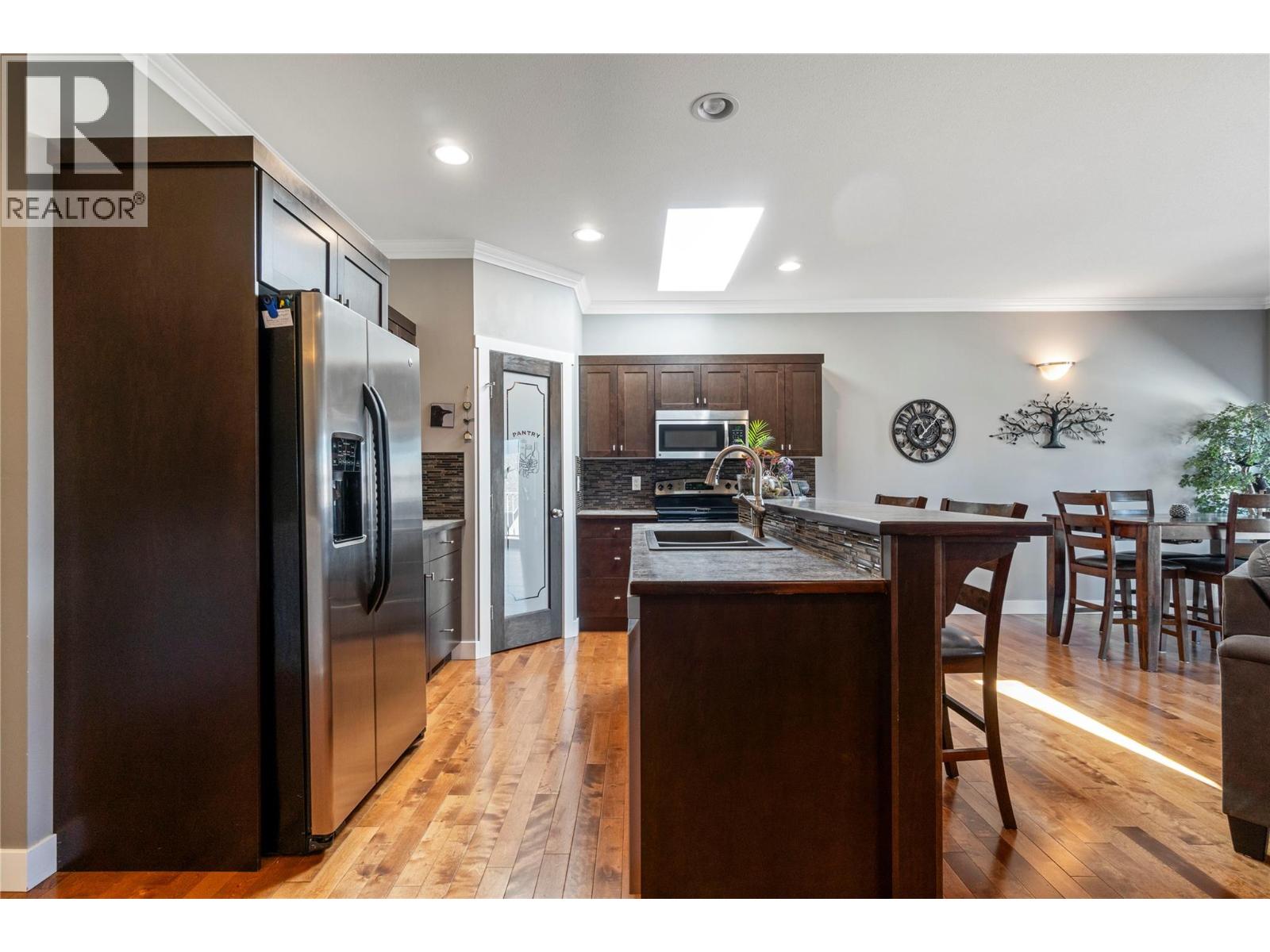 2751 15 Avenue Ne Unit# 24, Salmon Arm, British Columbia  V1E 0B5 - Photo 3 - 10390646