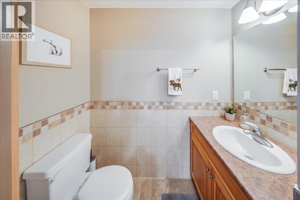 1003 Mountain View Road Unit# D, Rossland, British Columbia  V0G 1Y0 - Photo 12 - 10390682